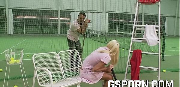  The ass of blonde teen fucked by the tennis trainer
